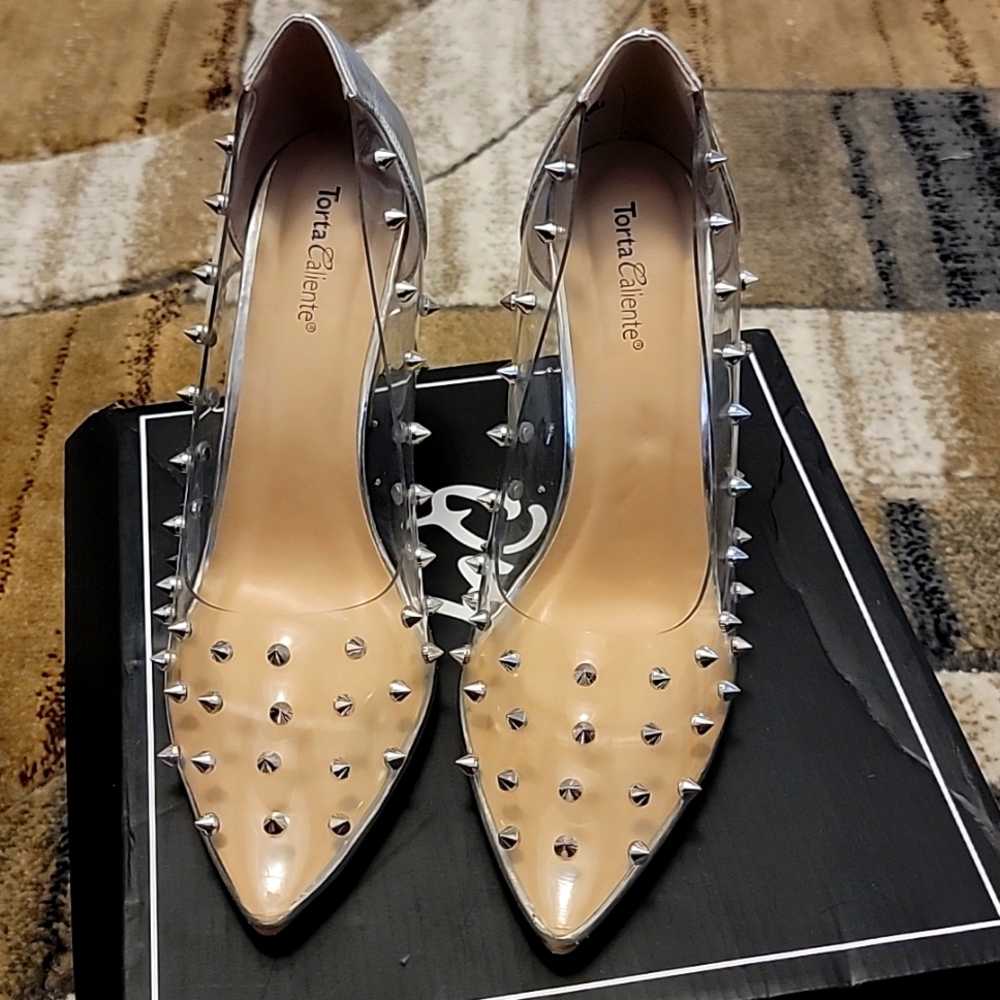 CLEAR HEELS